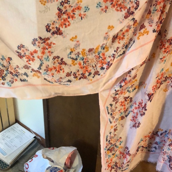 Multicolored sleeveless shawl - Picture 4 of 5